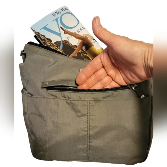 Baggallini Crossbody - Picture 3 of 12